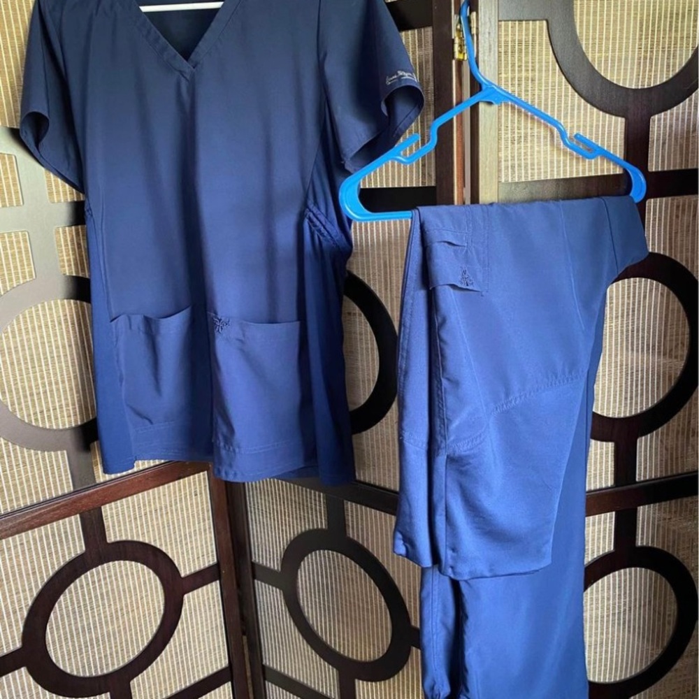 Healing Hands maternity scrub set
